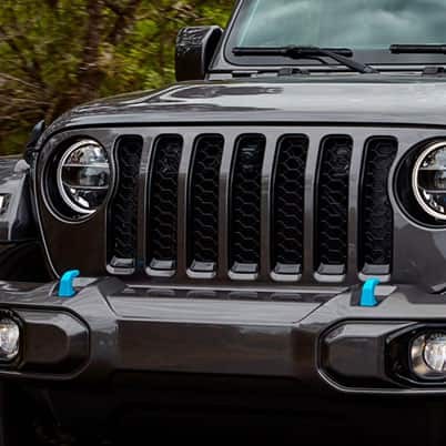 Blue Mopar Tow Hooks for US bumper - 2pcs  - Votre spécialiste  en accessoires pour Jeep Wrangler